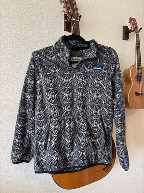 Kavu Black & White Diamond-Pattern Pullover
